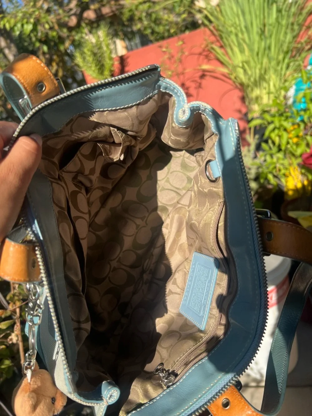 Coach tote light